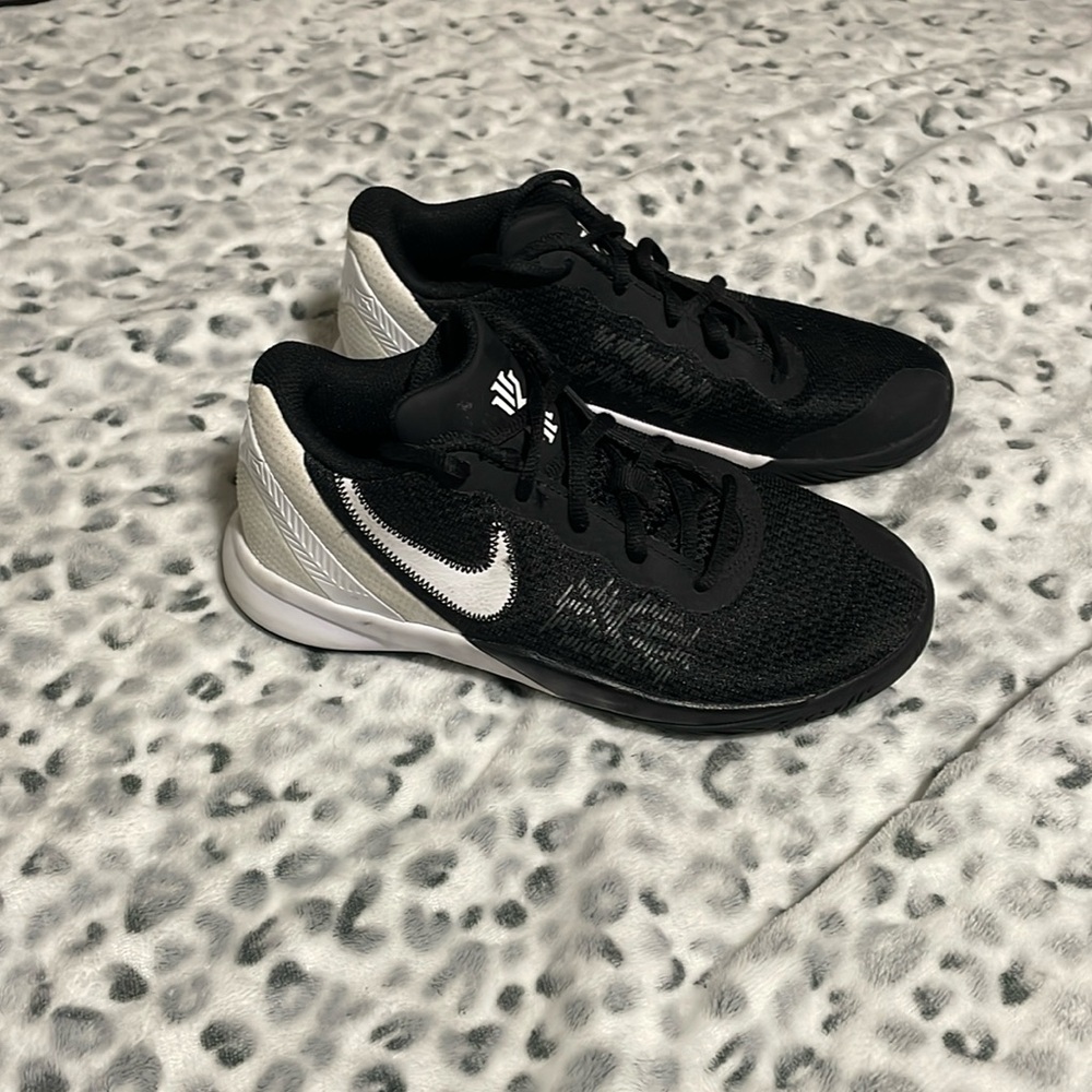 Used Nike basketball shoes for boys size 3